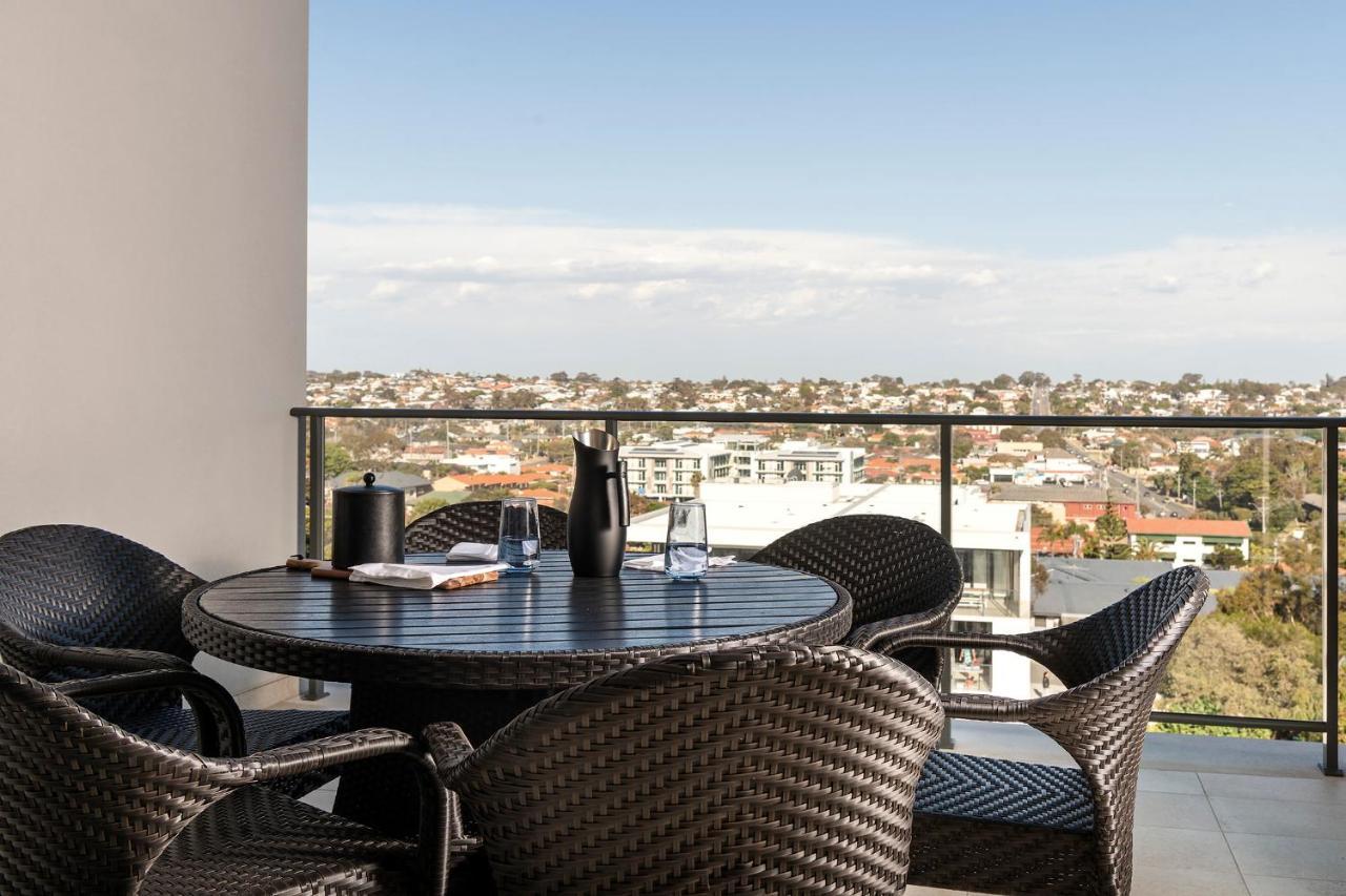 Ramada By Wyndham Vetroblu Scarborough Beach Perth Exterior foto
